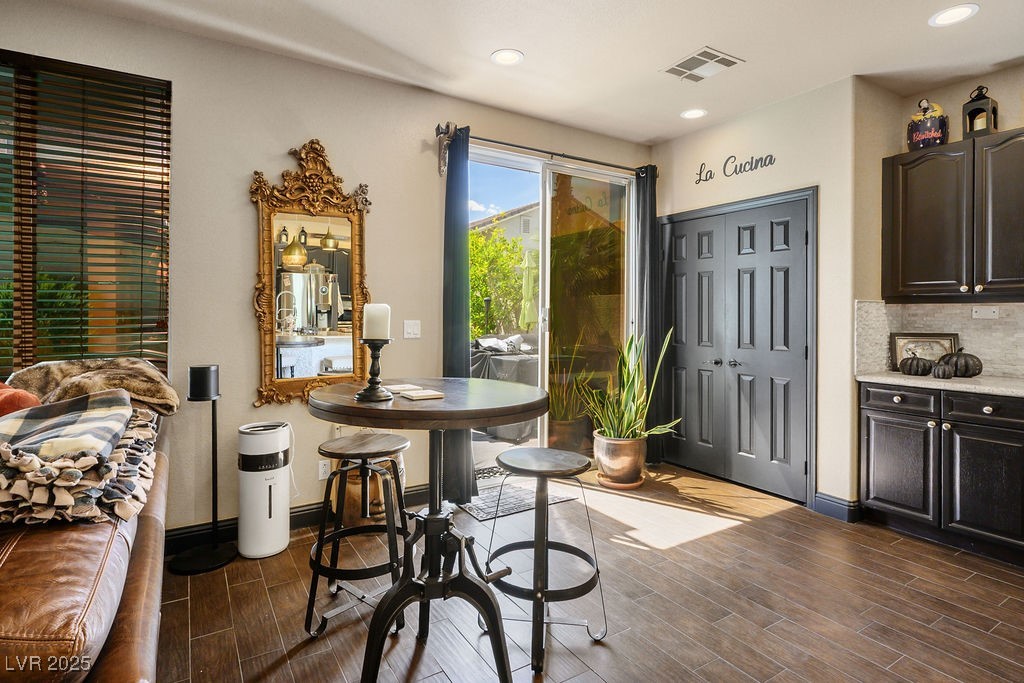 301 NEW RIVER Circle