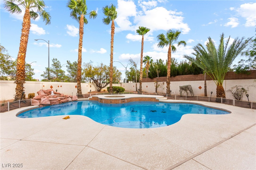 10804 Barnard Bee Court