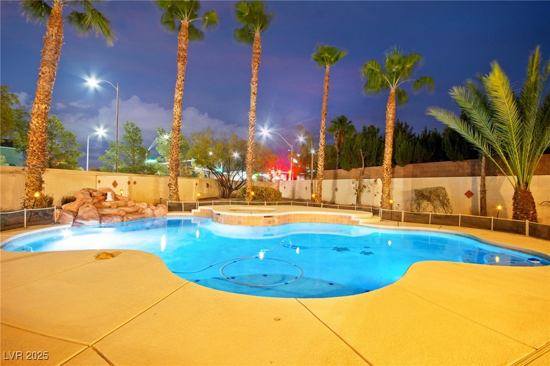 10804 Barnard Bee Court