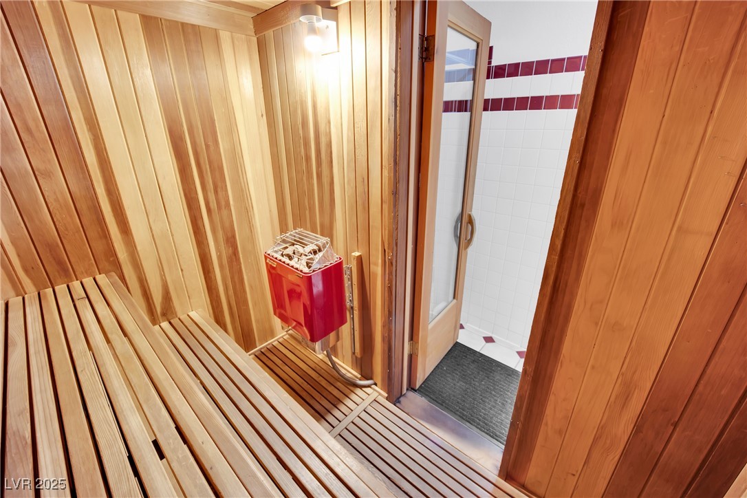 3125 North Buffalo Drive 2103