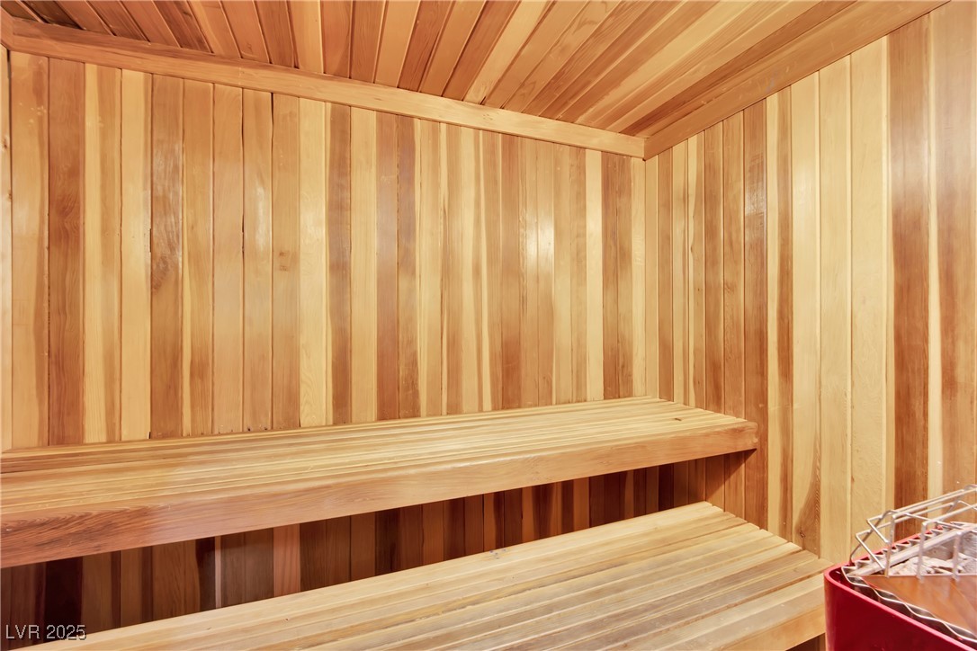 3125 North Buffalo Drive 2103