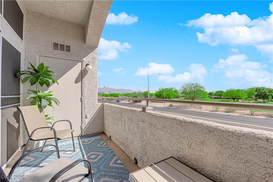 3125 North Buffalo Drive 2103