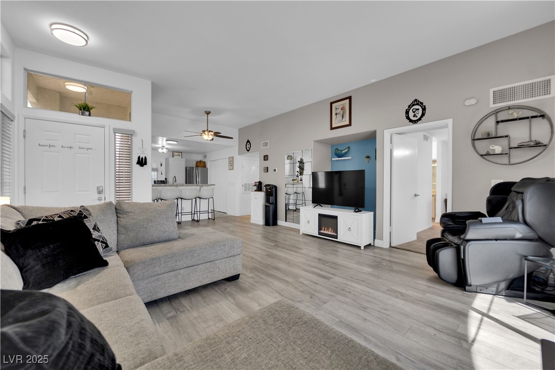 3125 North Buffalo Drive 2103