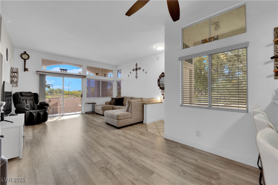 3125 North Buffalo Drive 2103