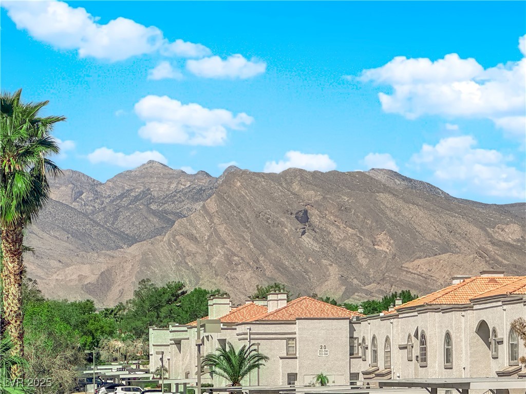 3125 North Buffalo Drive 2103