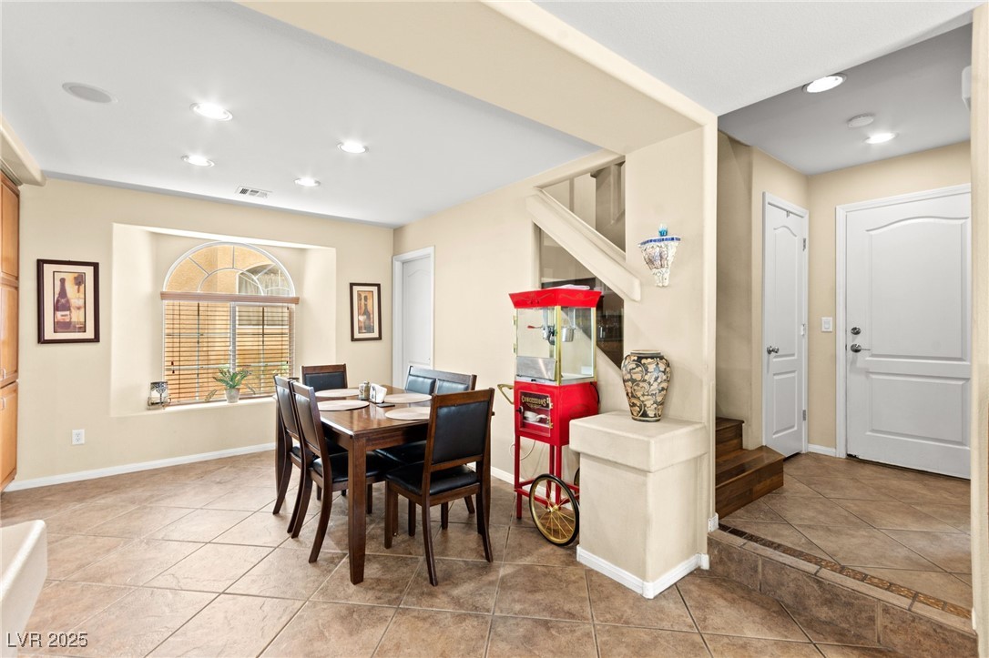 5219 Grape Leaf Avenue