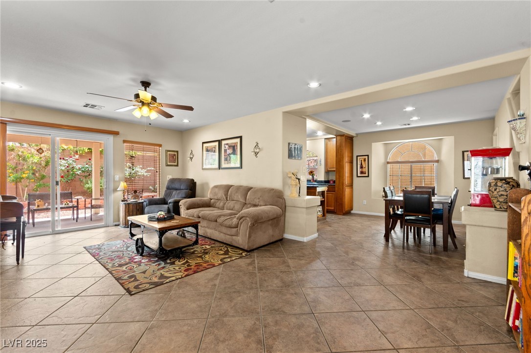 5219 Grape Leaf Avenue