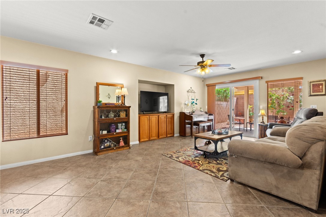 5219 Grape Leaf Avenue