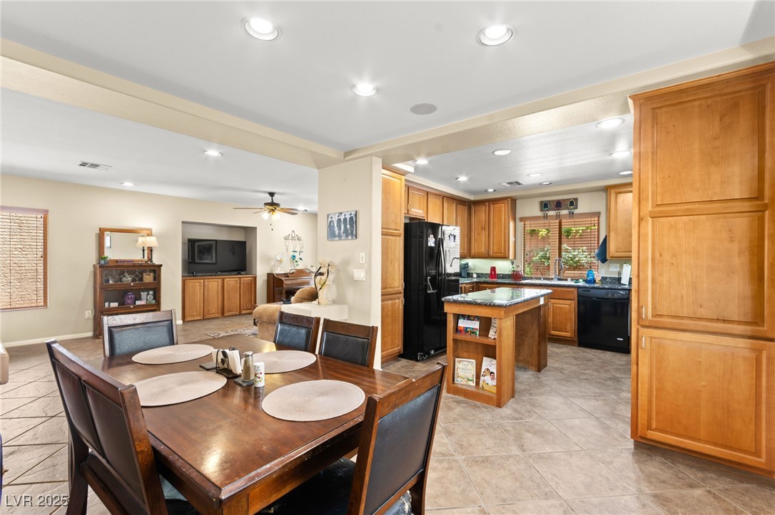 5219 Grape Leaf Avenue