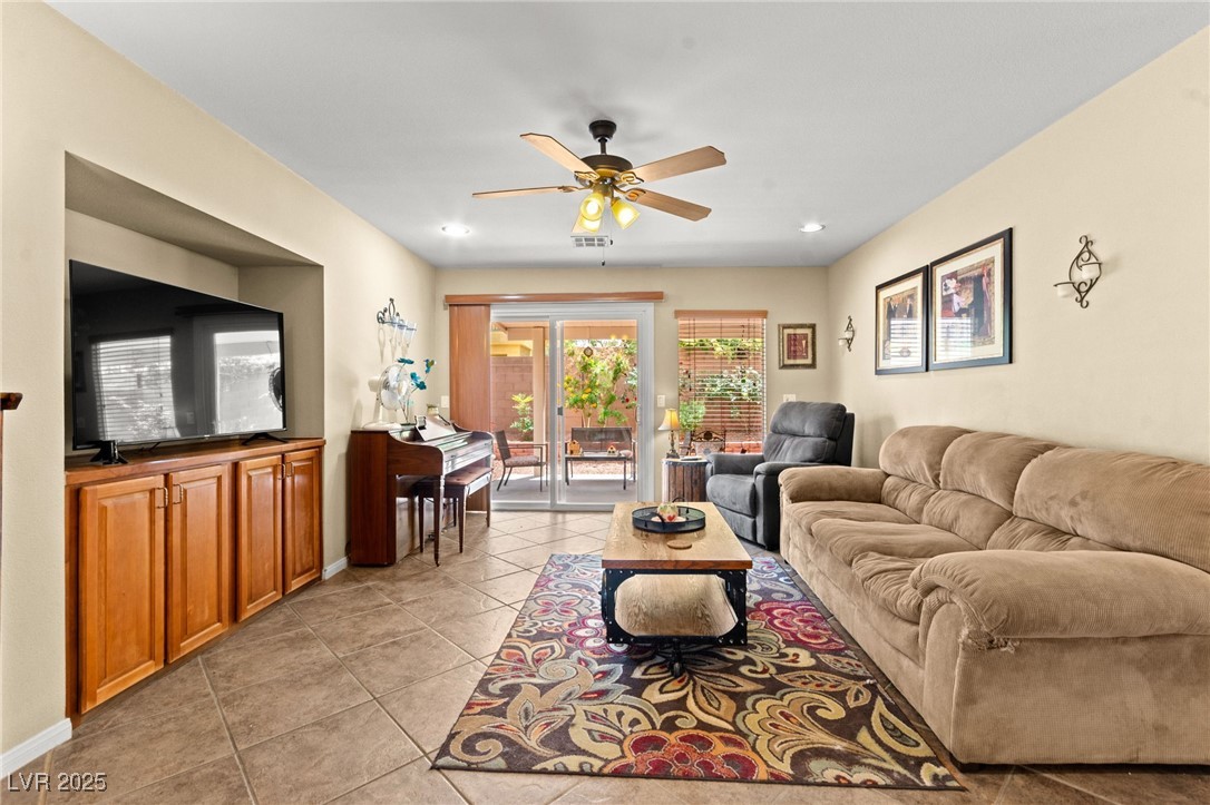 5219 Grape Leaf Avenue