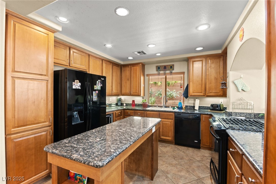 5219 Grape Leaf Avenue