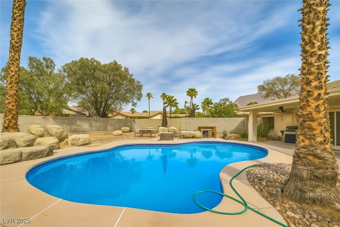 6328 Kell Lane
