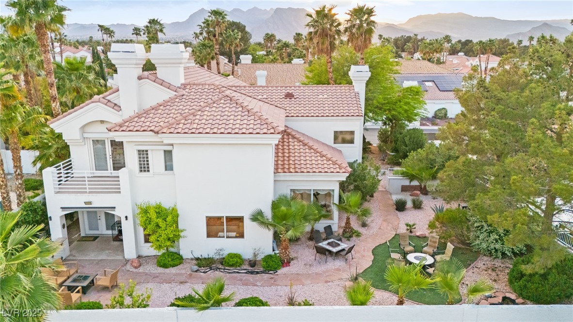 8117 Horizon Lake Drive