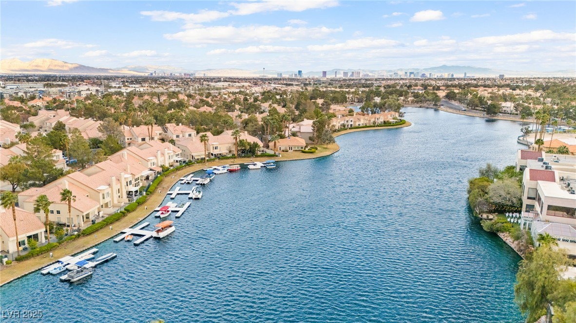 8117 Horizon Lake Drive