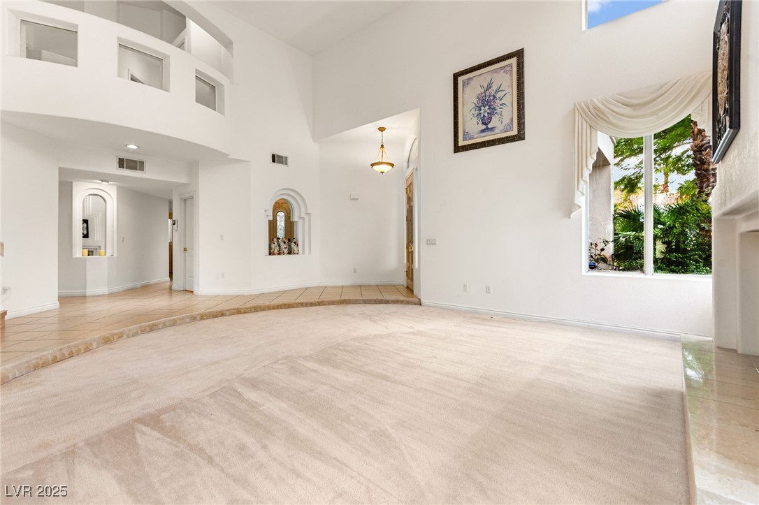 8117 Horizon Lake Drive