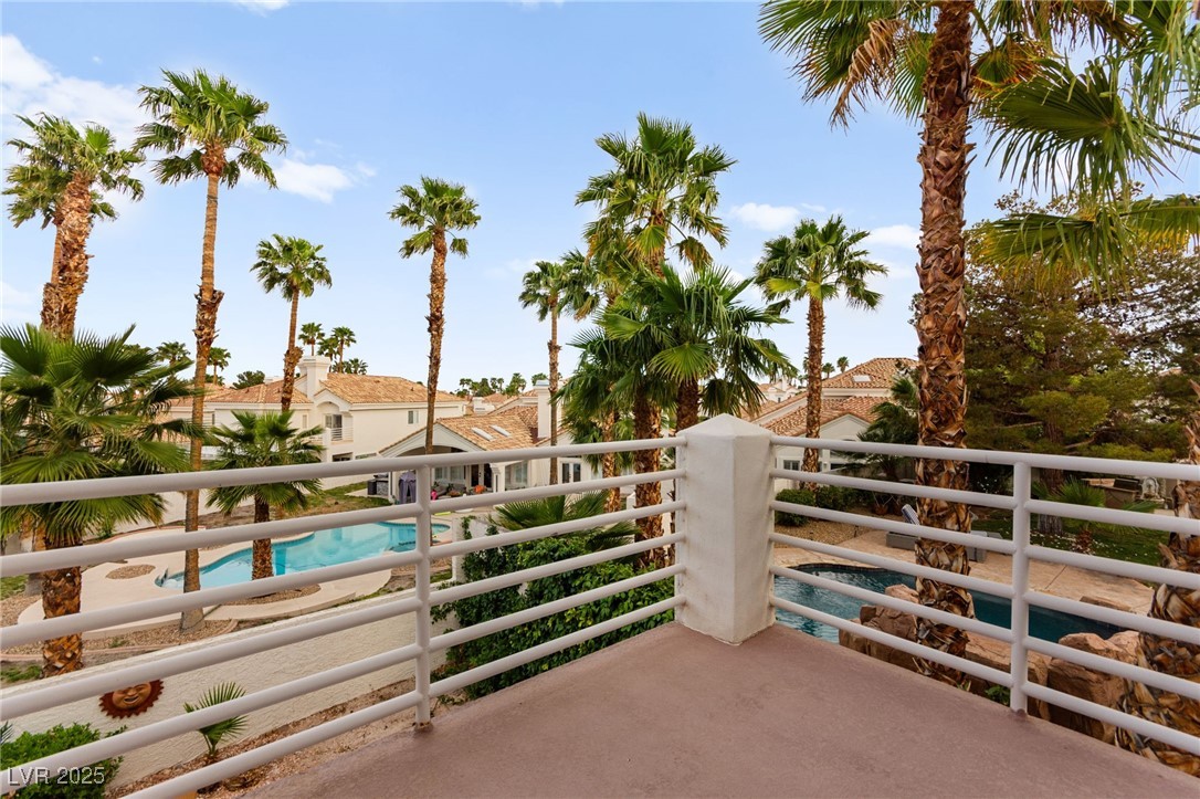 8117 Horizon Lake Drive
