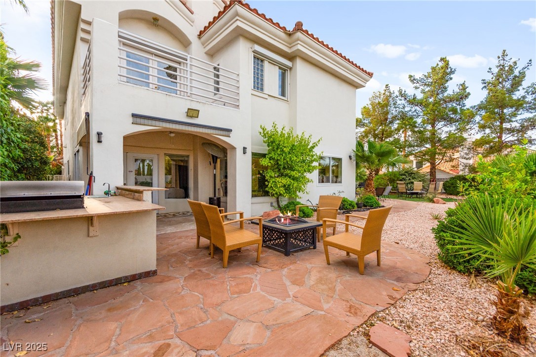 8117 Horizon Lake Drive