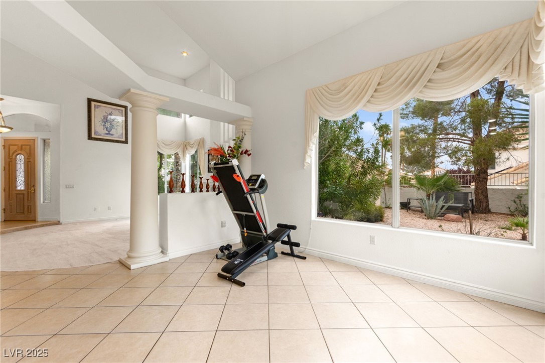 8117 Horizon Lake Drive