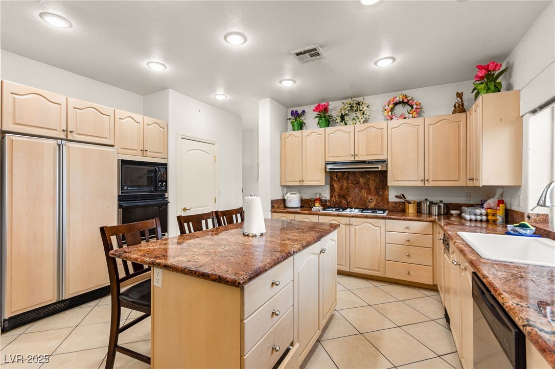 8117 Horizon Lake Drive
