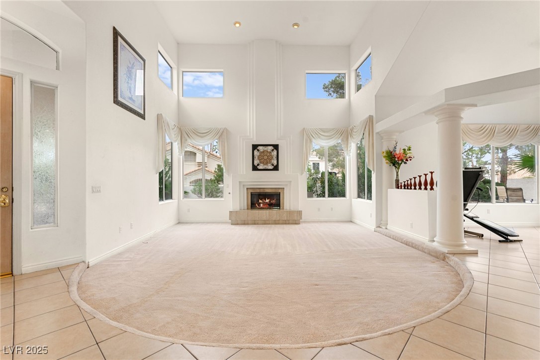 8117 Horizon Lake Drive