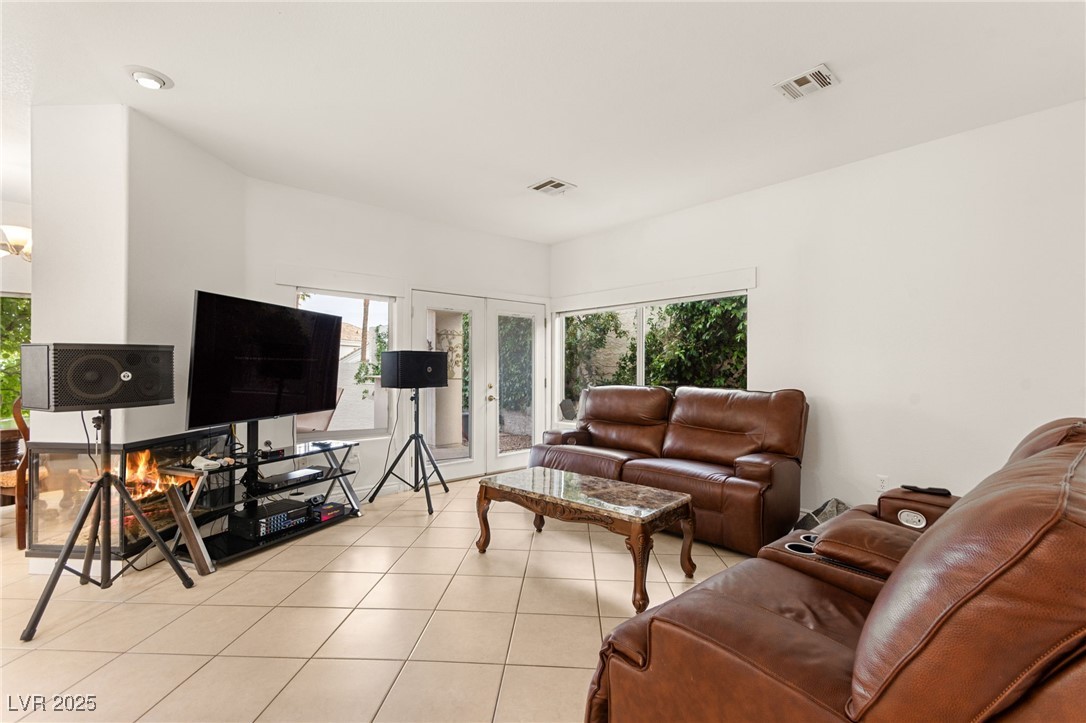 8117 Horizon Lake Drive
