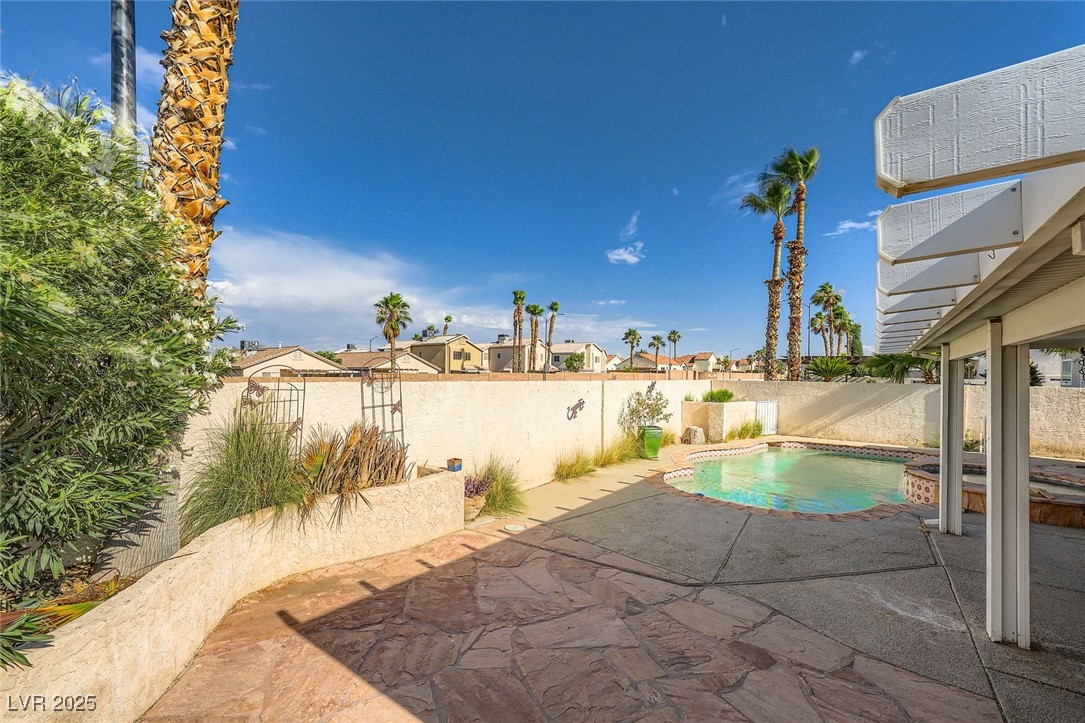 3732 Crescent Canyon Street