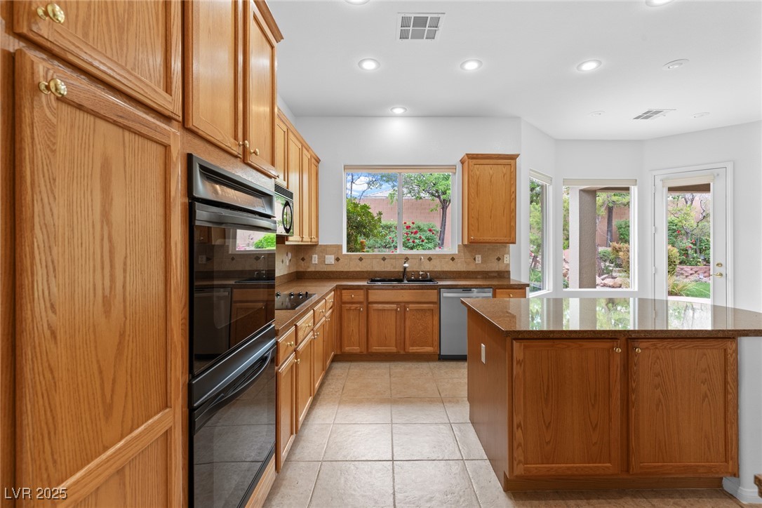 3483 French Daisy Street