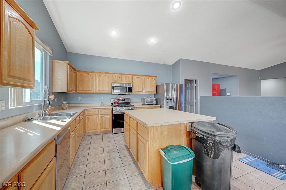 2712 Peekskill Avenue