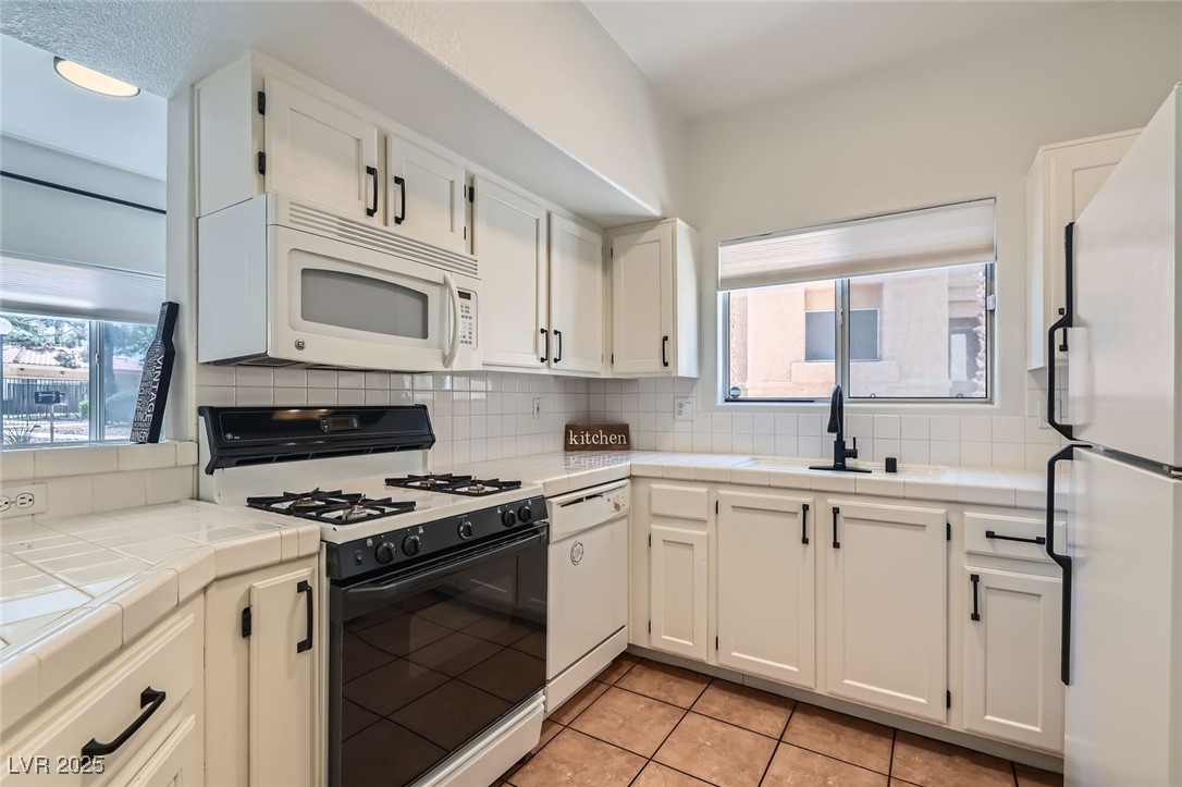 900 Heavenly Hills Court 112