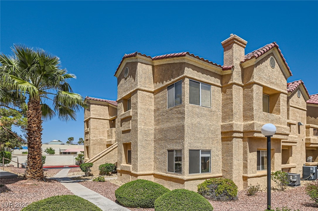 900 Heavenly Hills Court 112
