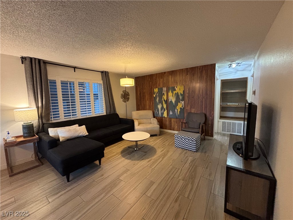 1370 Vegas Valley Drive 47