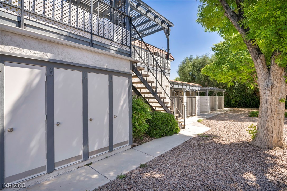 1025 Willow Tree Drive B