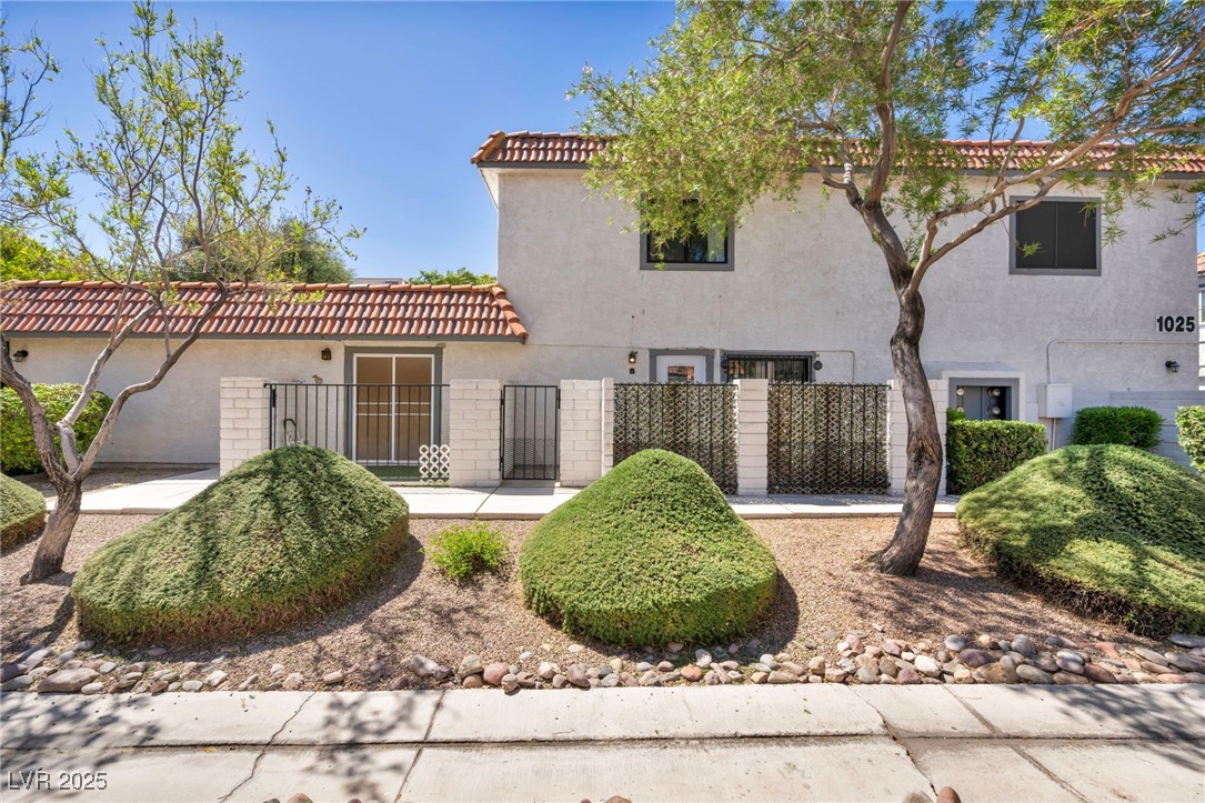 1025 Willow Tree Drive B