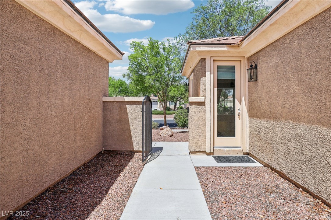 8316 Imperial Lakes Street