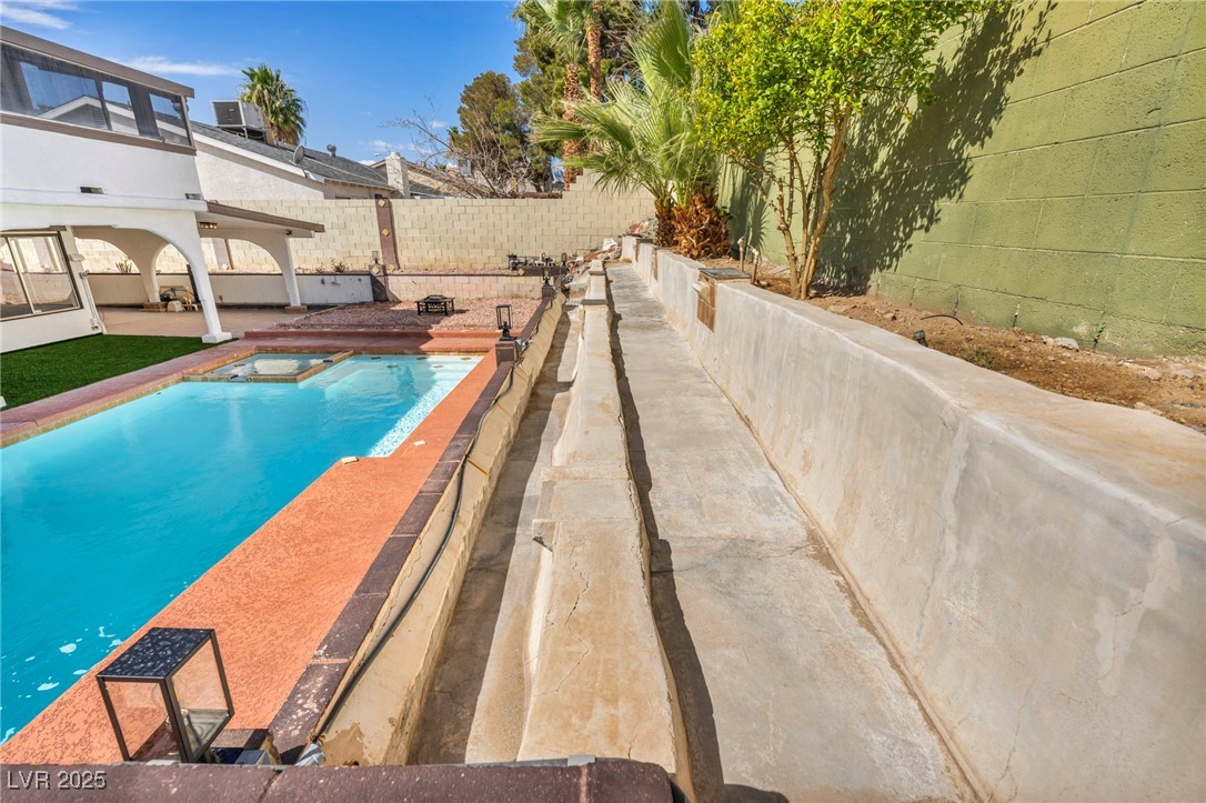 3916 Green Leaf Drive