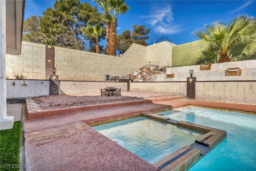 3916 Green Leaf Drive