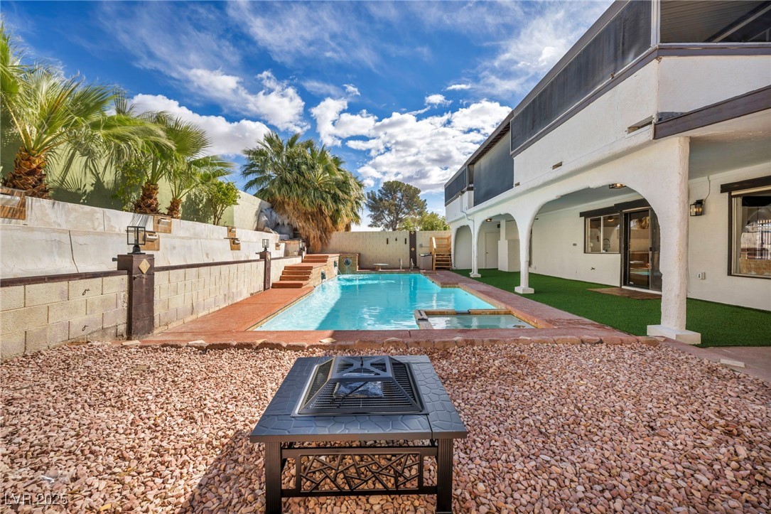 3916 Green Leaf Drive