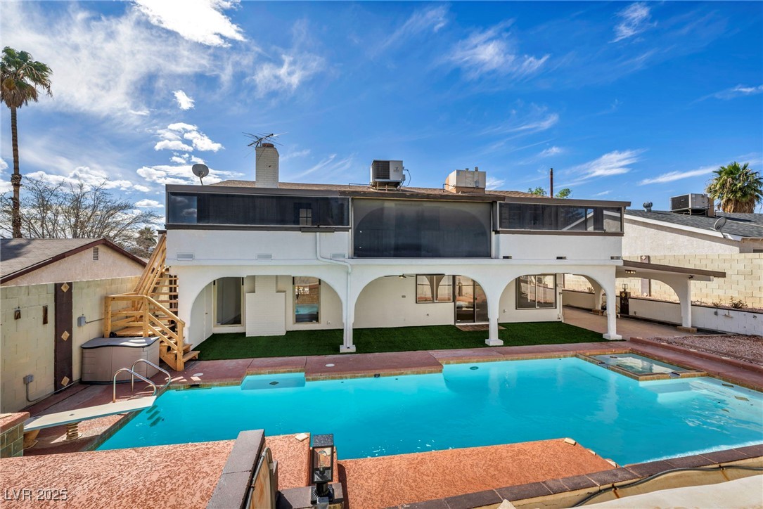3916 Green Leaf Drive