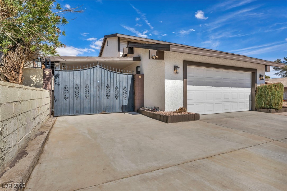 3916 Green Leaf Drive