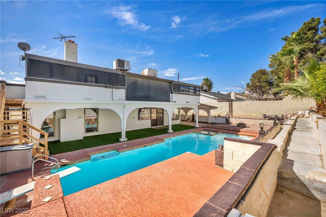 3916 Green Leaf Drive