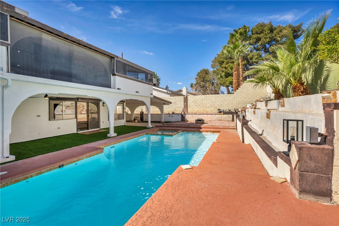 3916 Green Leaf Drive