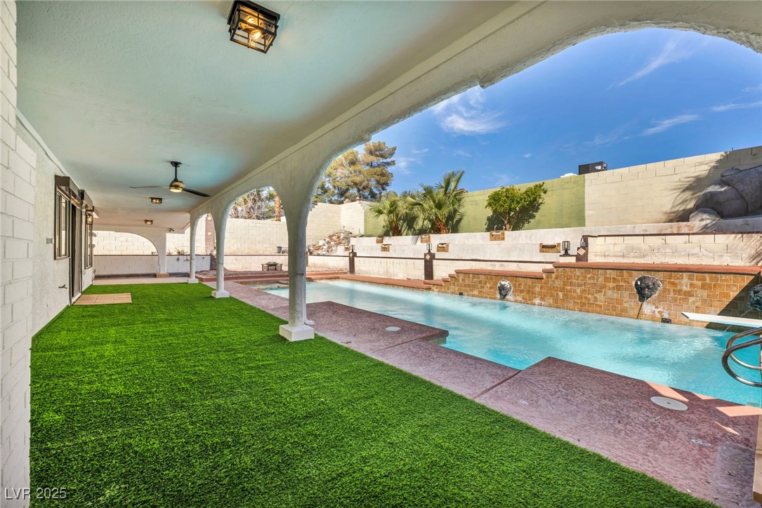 3916 Green Leaf Drive