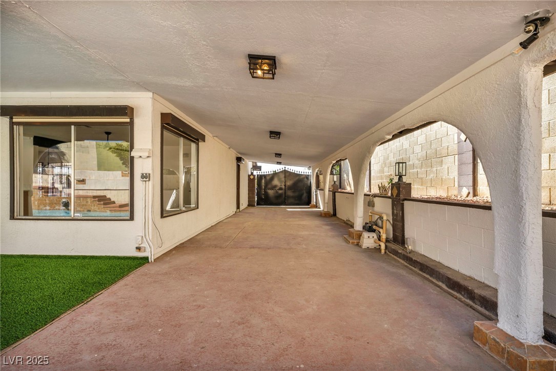 3916 Green Leaf Drive