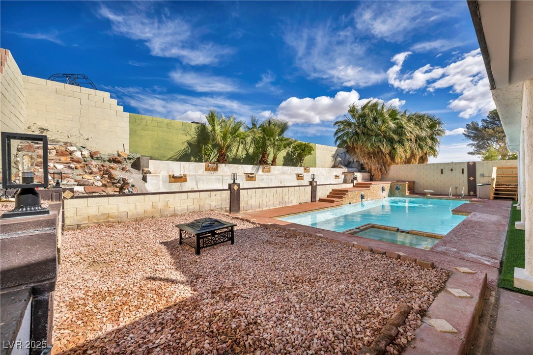 3916 Green Leaf Drive