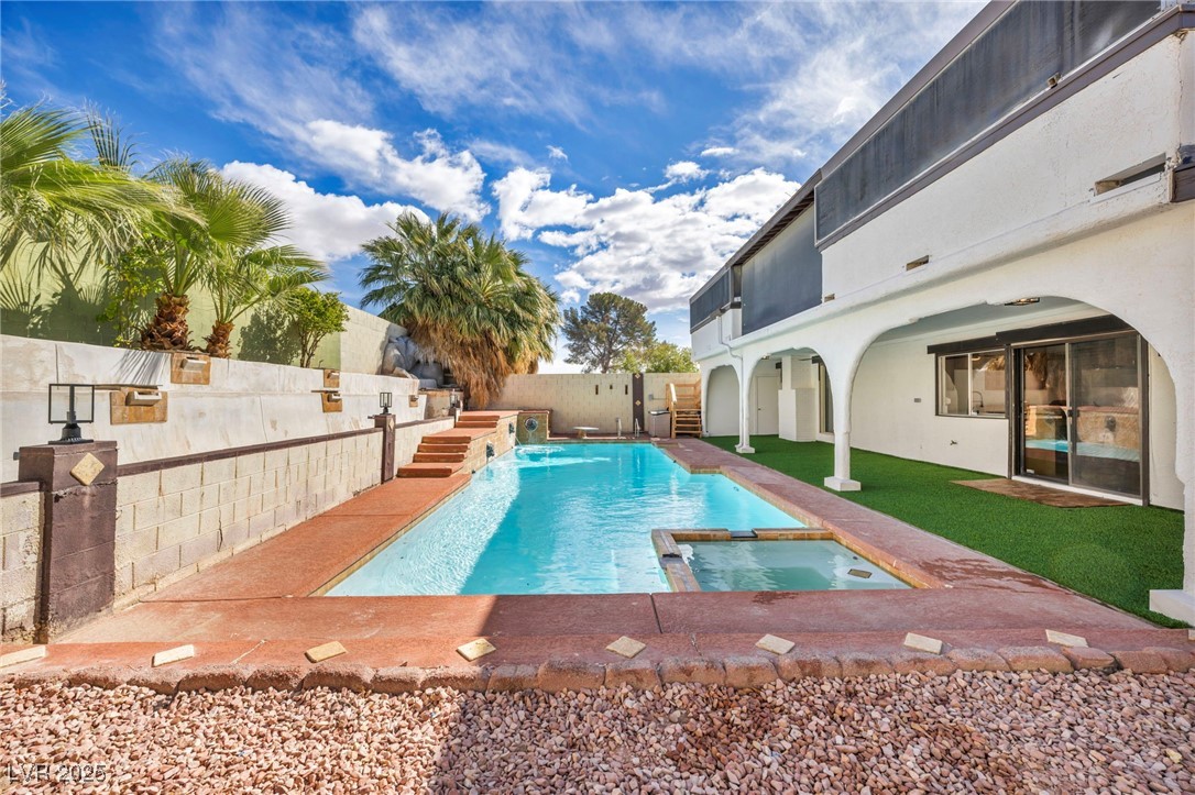 3916 Green Leaf Drive