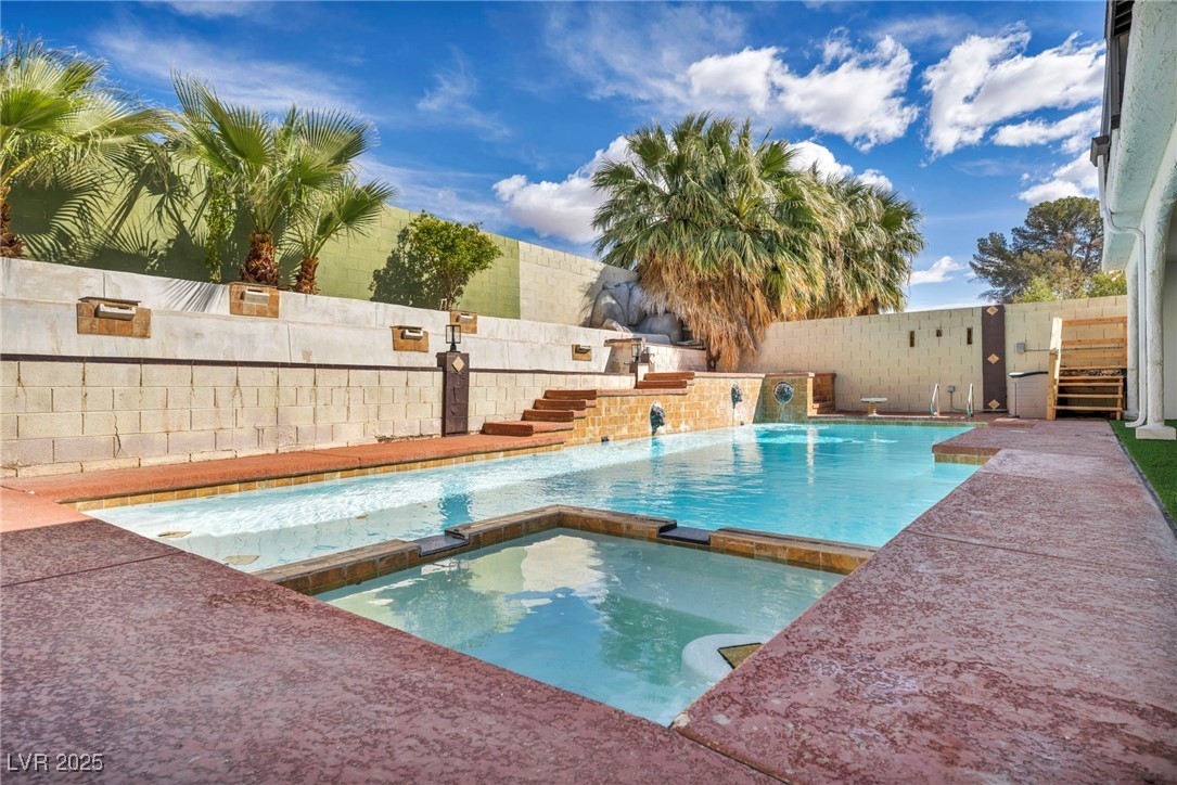 3916 Green Leaf Drive