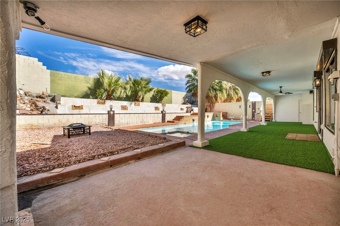 3916 Green Leaf Drive
