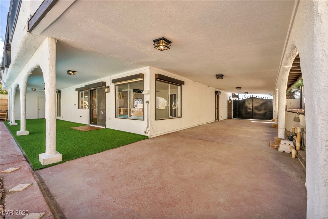 3916 Green Leaf Drive