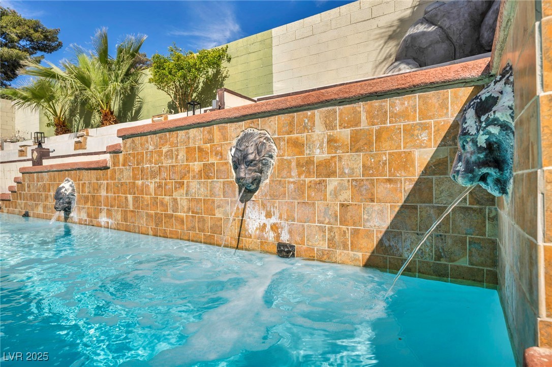 3916 Green Leaf Drive