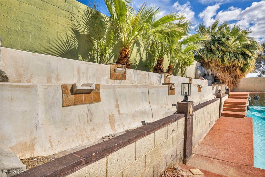 3916 Green Leaf Drive